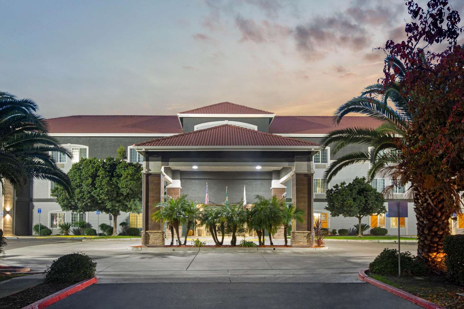La Quinta Inn & Suites by Wyndham Visalia/Sequoia Gateway 3/60