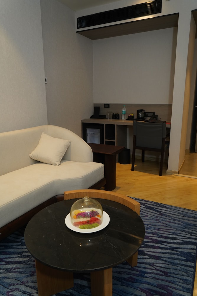Ramada Plaza by Wyndham Chandigarh Zirakpur 43/58