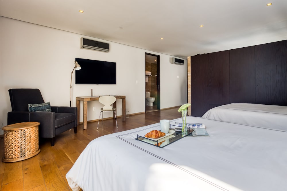 AR 218 Hotel by ULIV 11/58