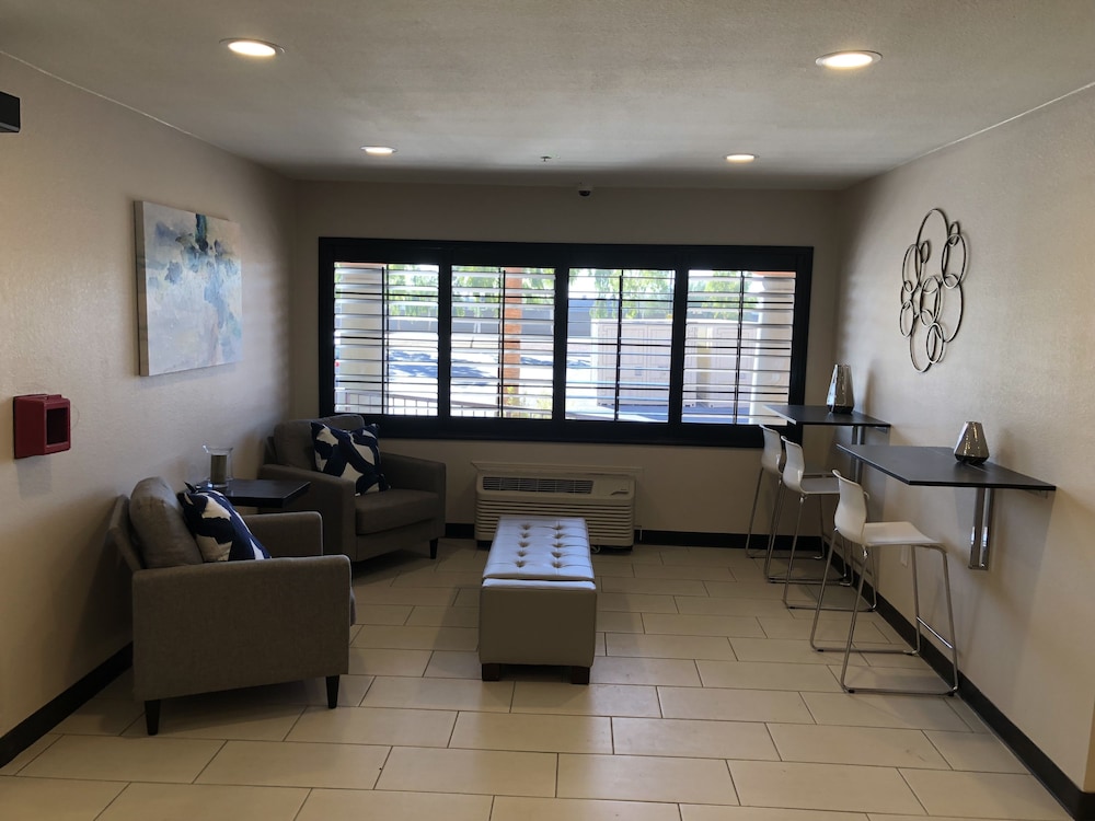 Baymont by Wyndham Phoenix I-10 near 51st Ave 38/55