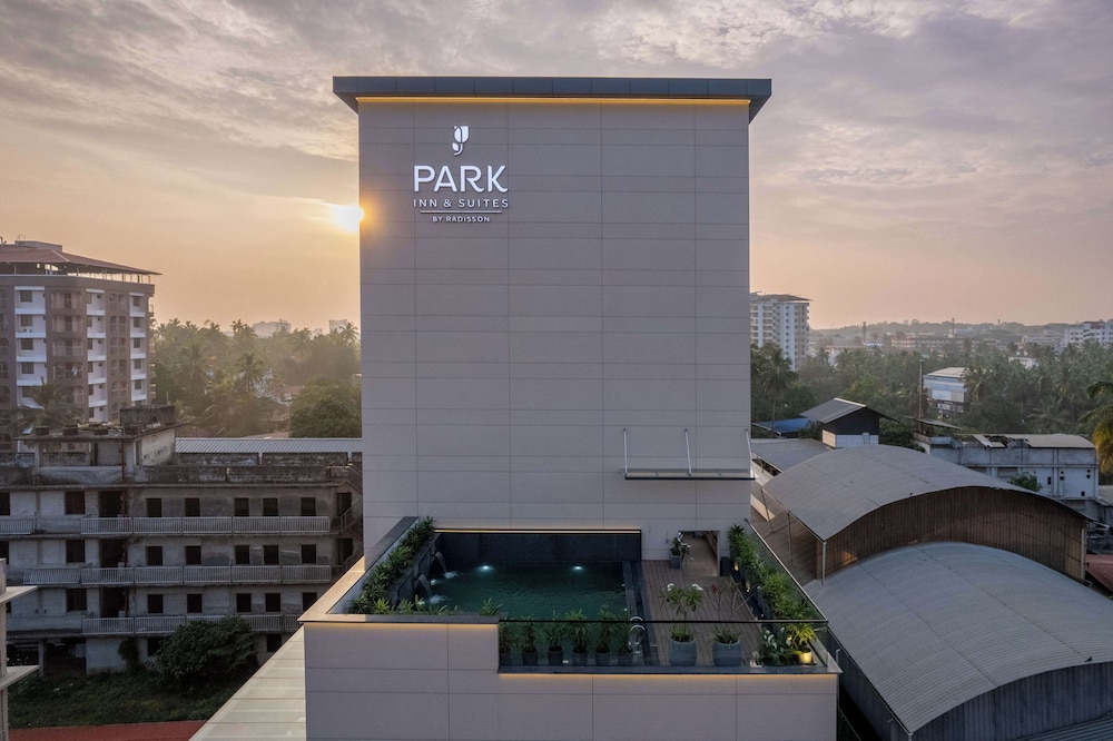 Park Inn & Suites by Radisson Thrissur East Fort 3/47