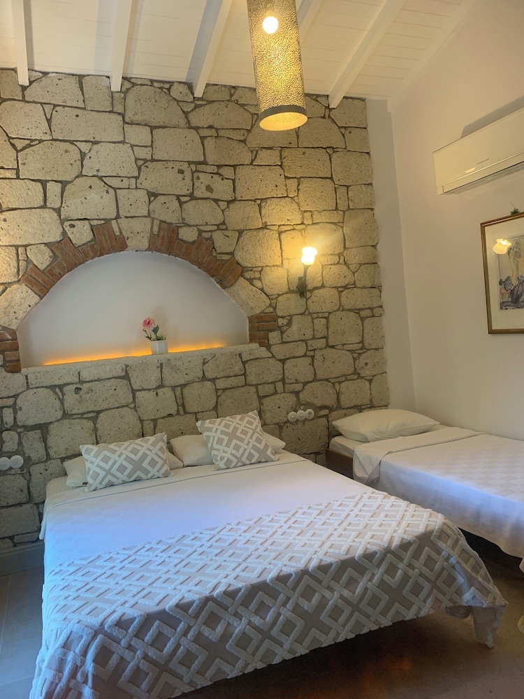 Yuga Alacati 19/50