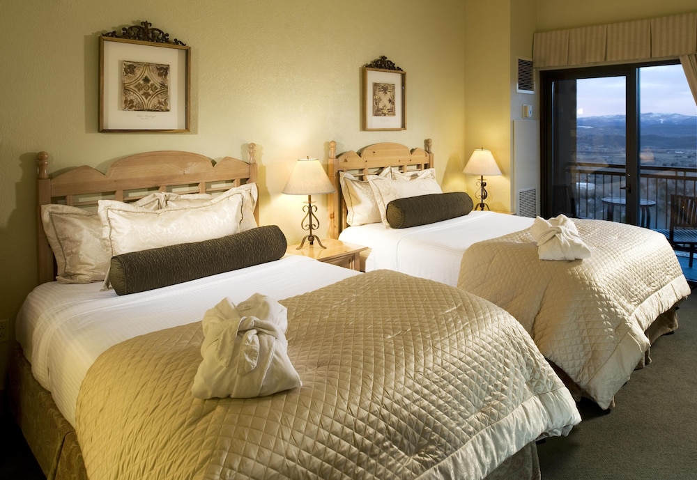 Grand Summit Hotel 22/78