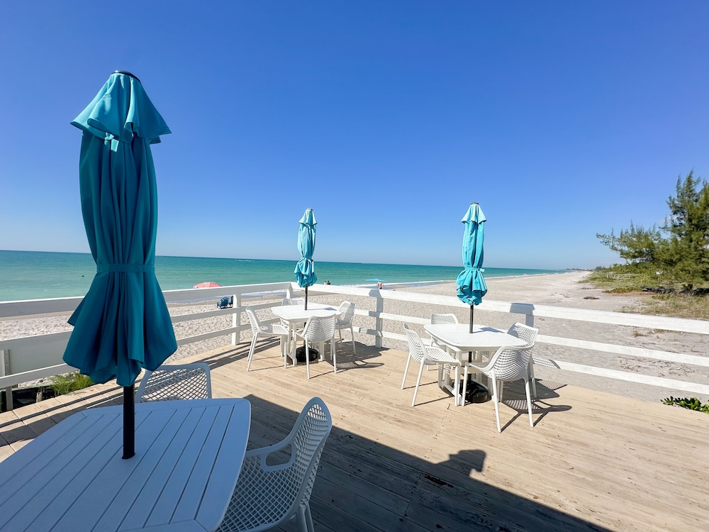 Pearl Beach Inn 35/54