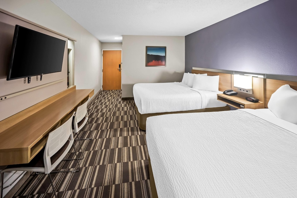 Microtel Inn Greensboro 13/54