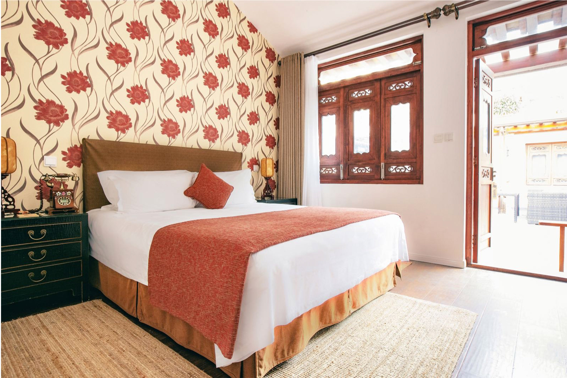 Deluxe, Double Bed