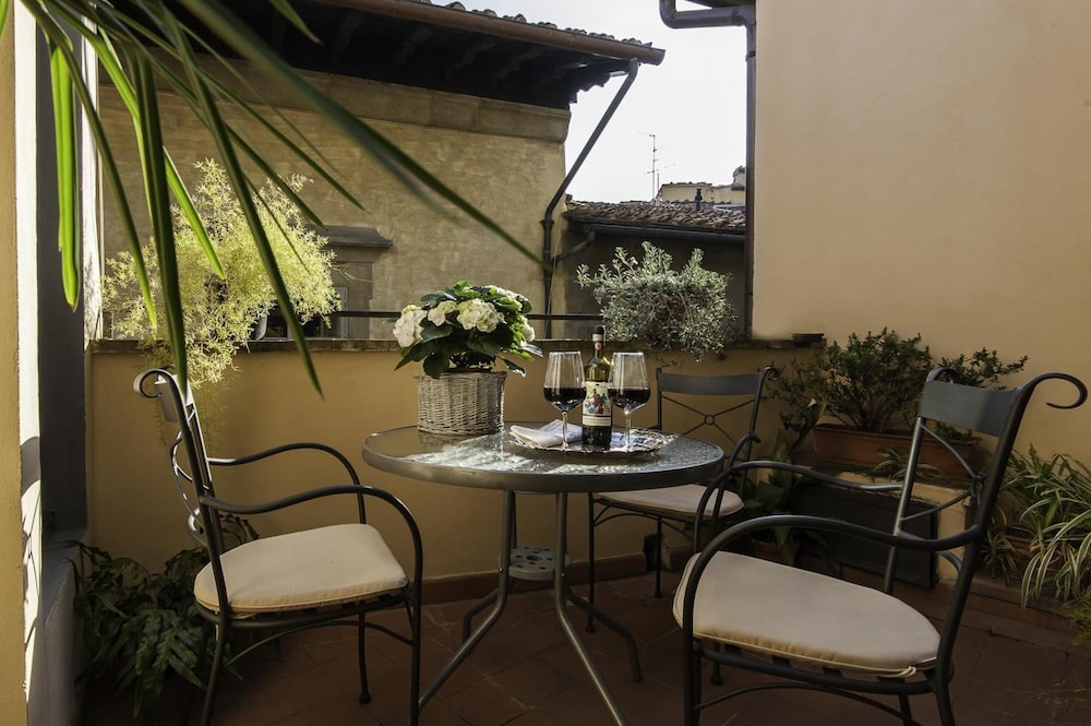 Capri Moon Guest House 42/50