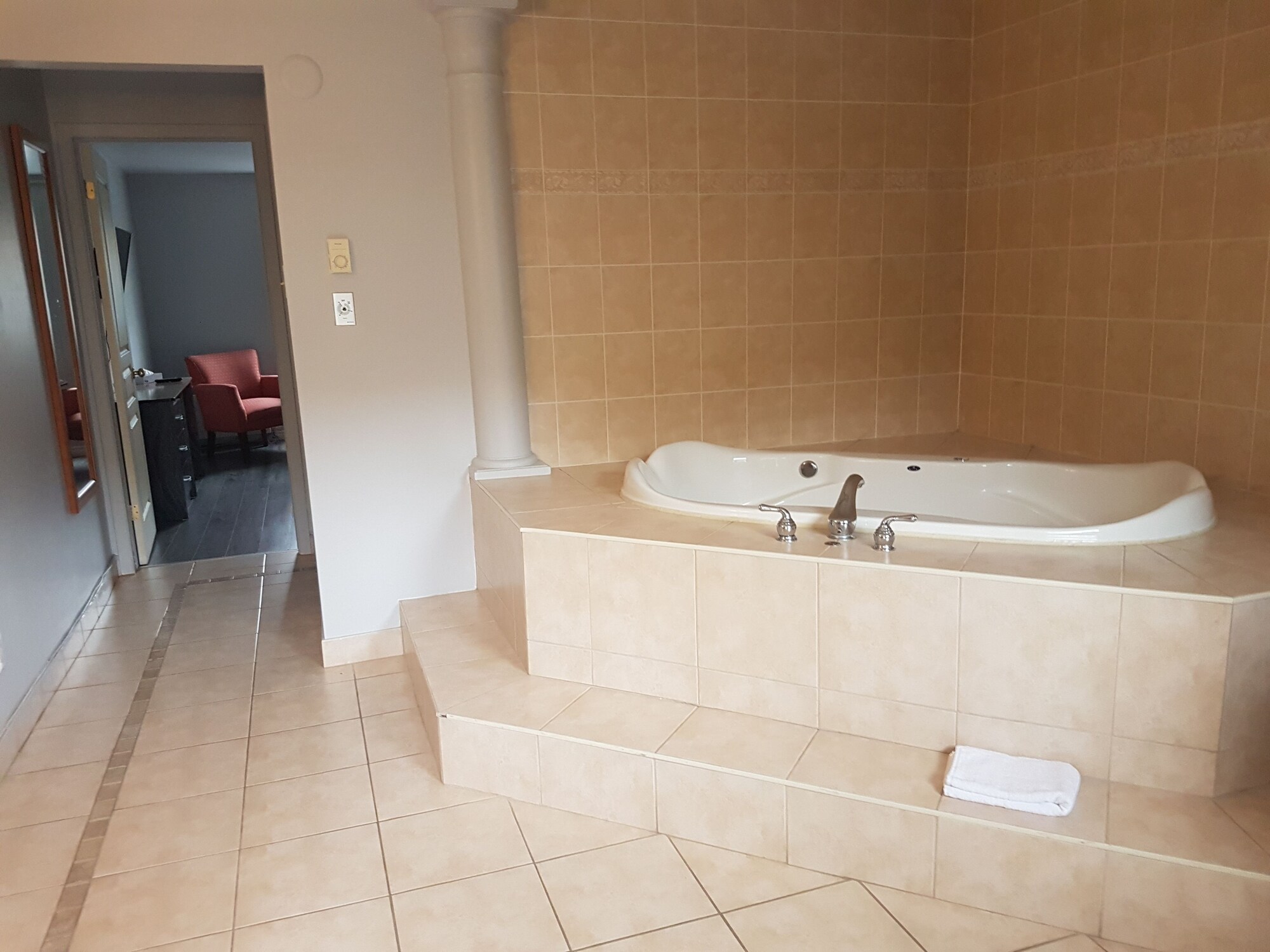 جناح بسرير كينج بجاكوزي، 7 Nights Stay 4/5