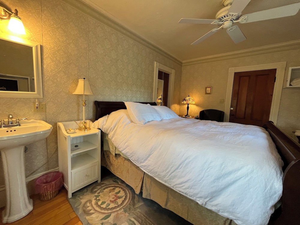 Cheney House 15/50