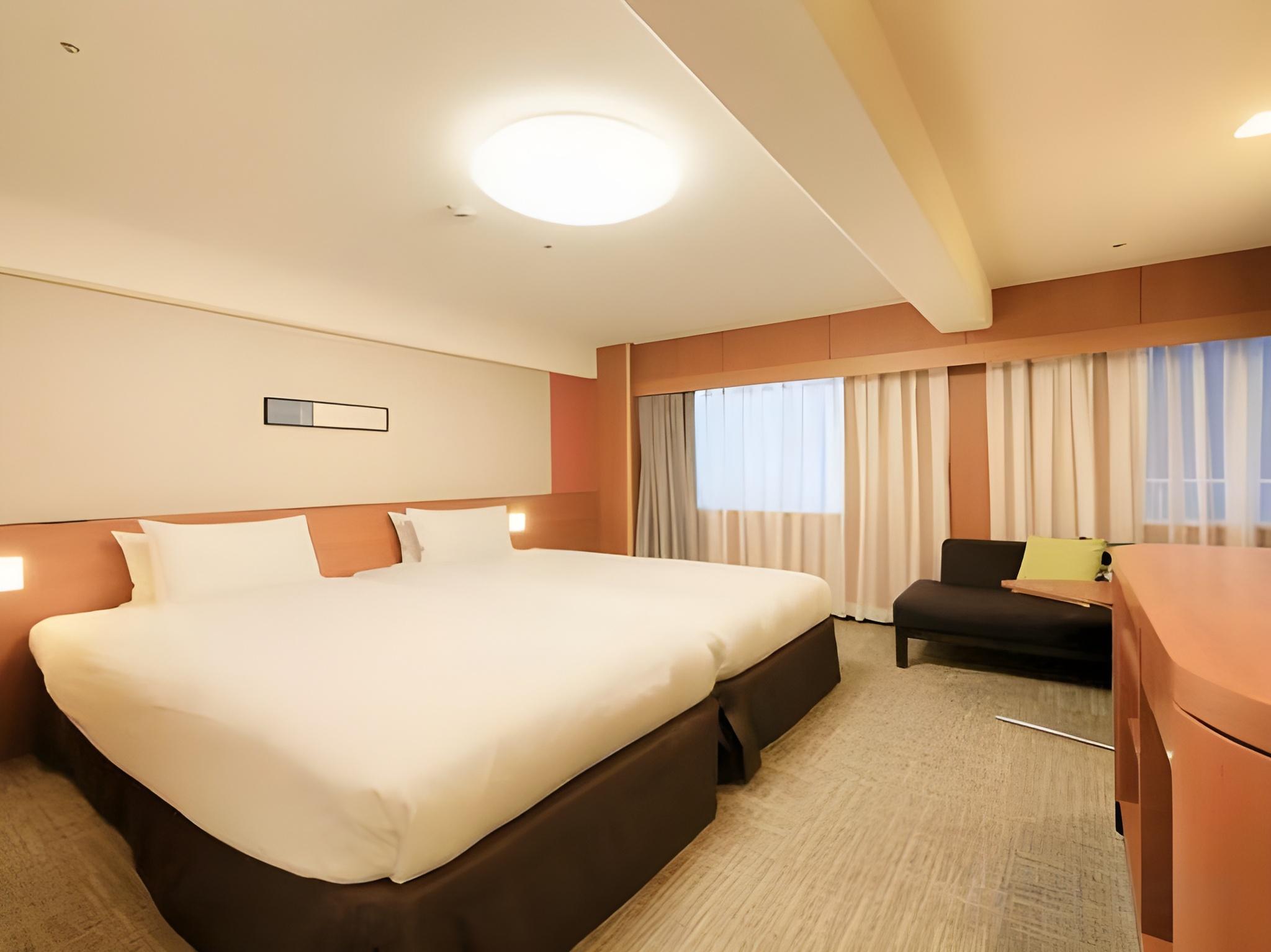 Hollywood, Twin Beds, Smoking