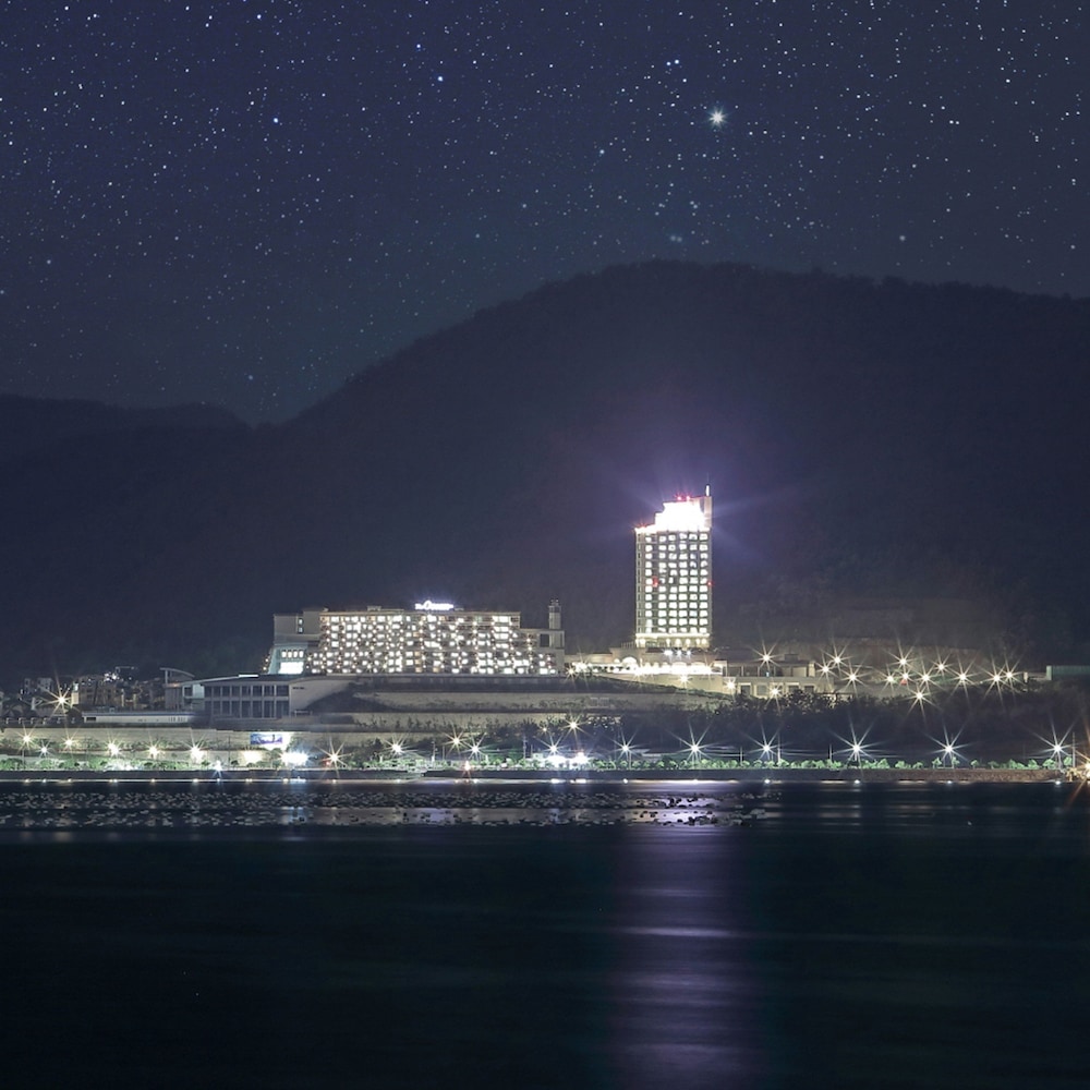 The Ocean Hotel 46/50
