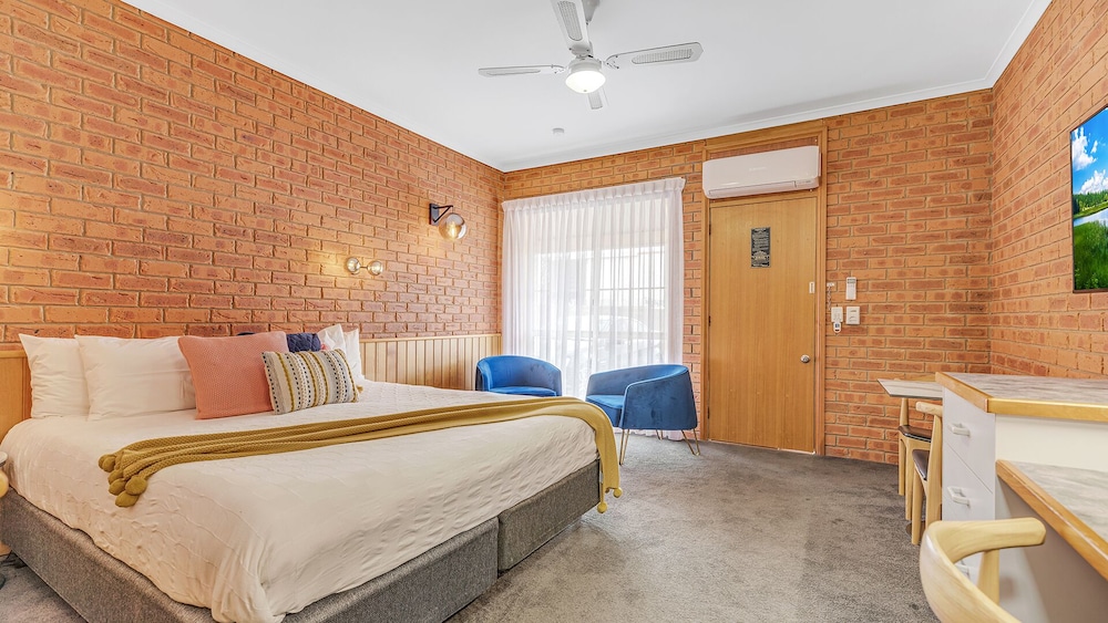 Spa, Deluxe, Suite, King Bed, Kitchenette
