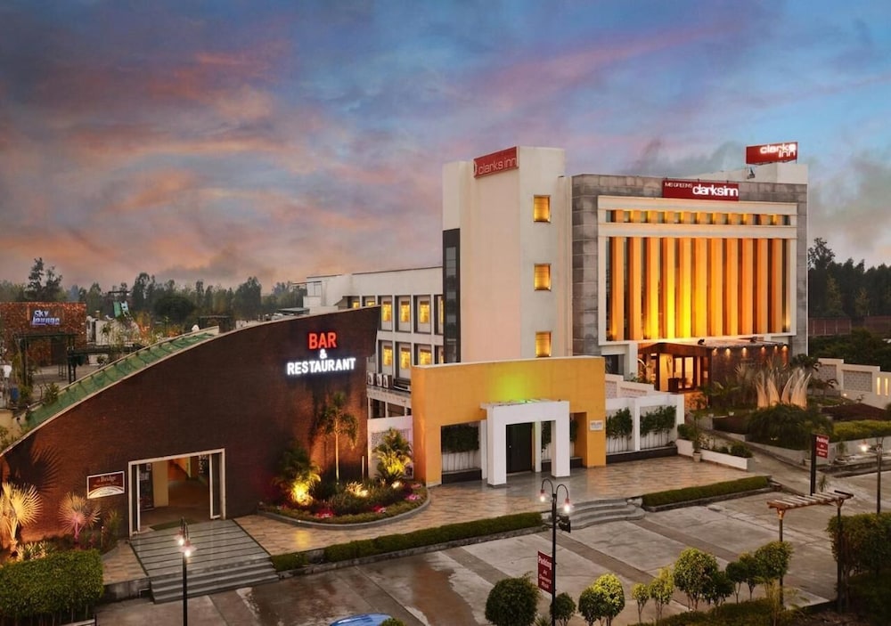 MB Greens Clarks Inn Moradabad 2/50