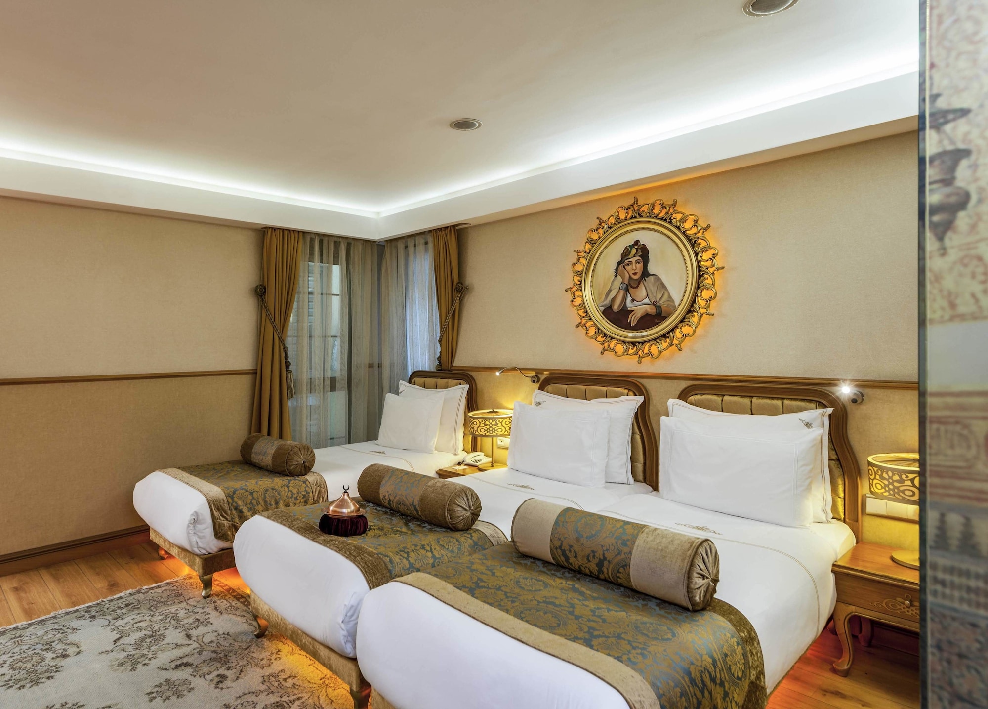ROOM, TRIPLE