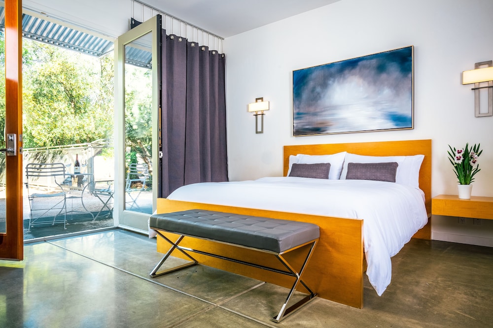 Duchamp Hotel Private Suites 17/51