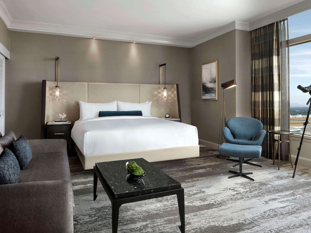 Fairmont Vancouver Airport 26/77