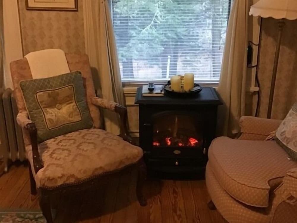 Brookview Manor Inn of the Poconos 34/51