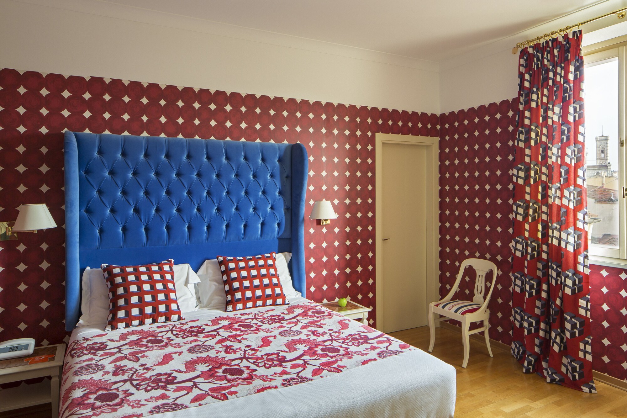 DELUXE, DOUBLE BED