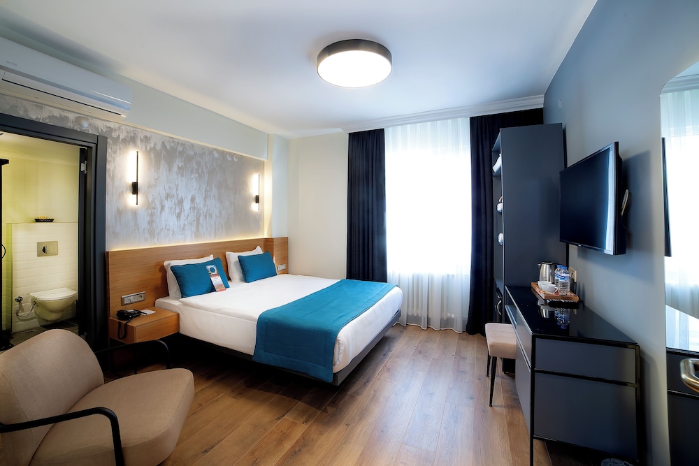 City, Double Bed