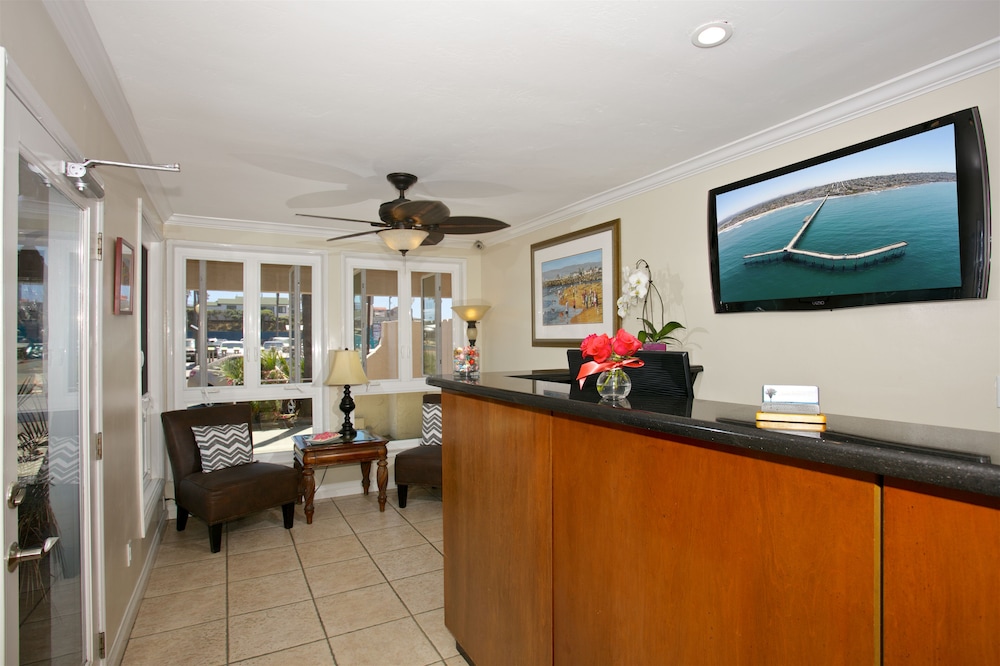 Ocean Beach Hotel 10/69