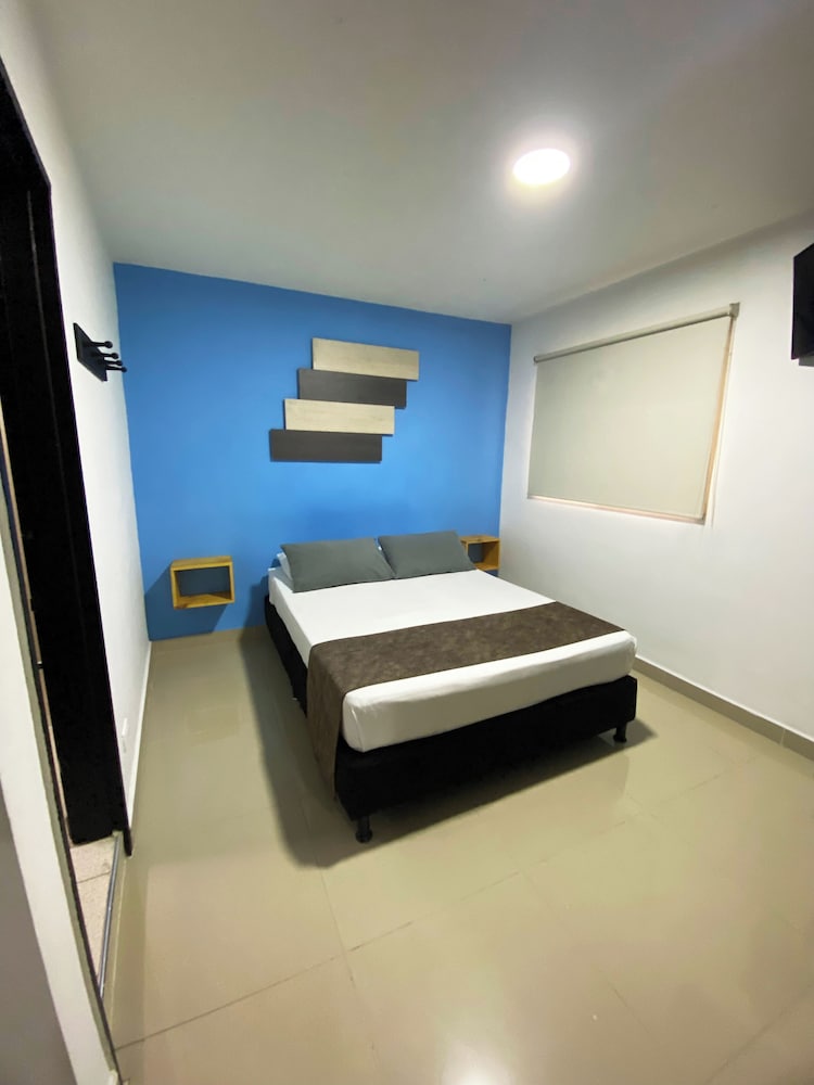 33Hotel 7/47