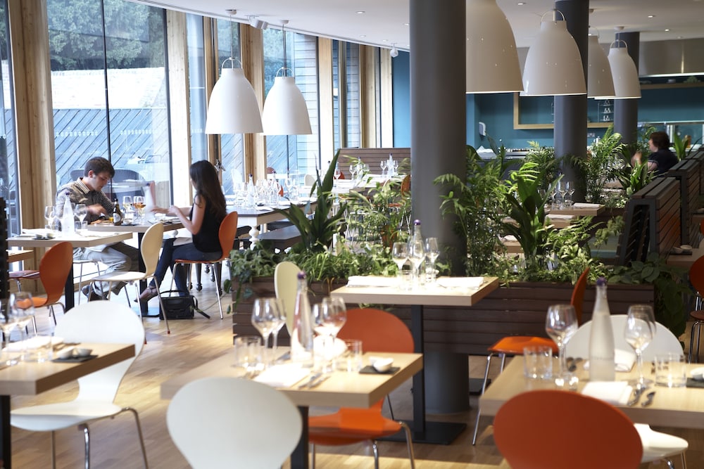 Lifehouse Spa Hotel 35/42