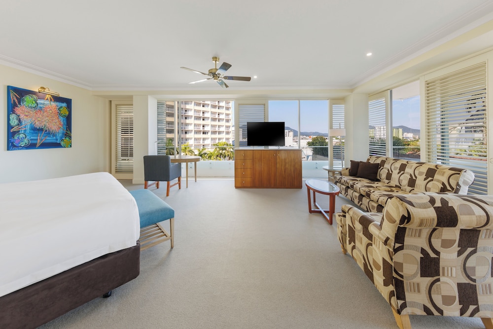 The Reef Hotel Casino Cairns - Handwritten Collection 52/74