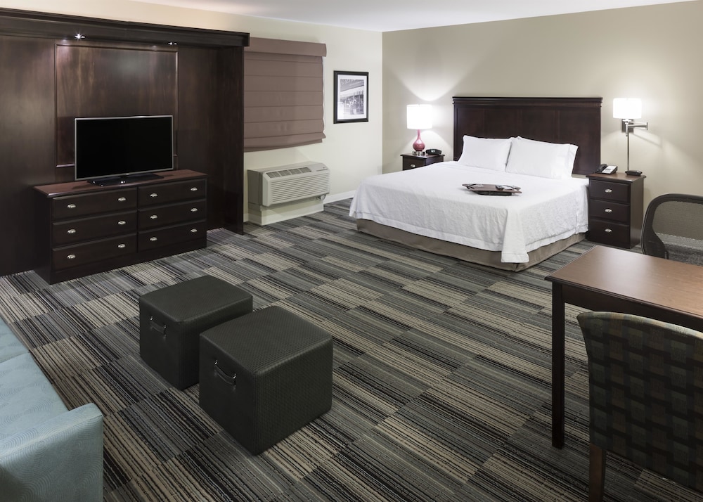 Hampton Inn Suites By Hilton Omaha Downtown 20/46