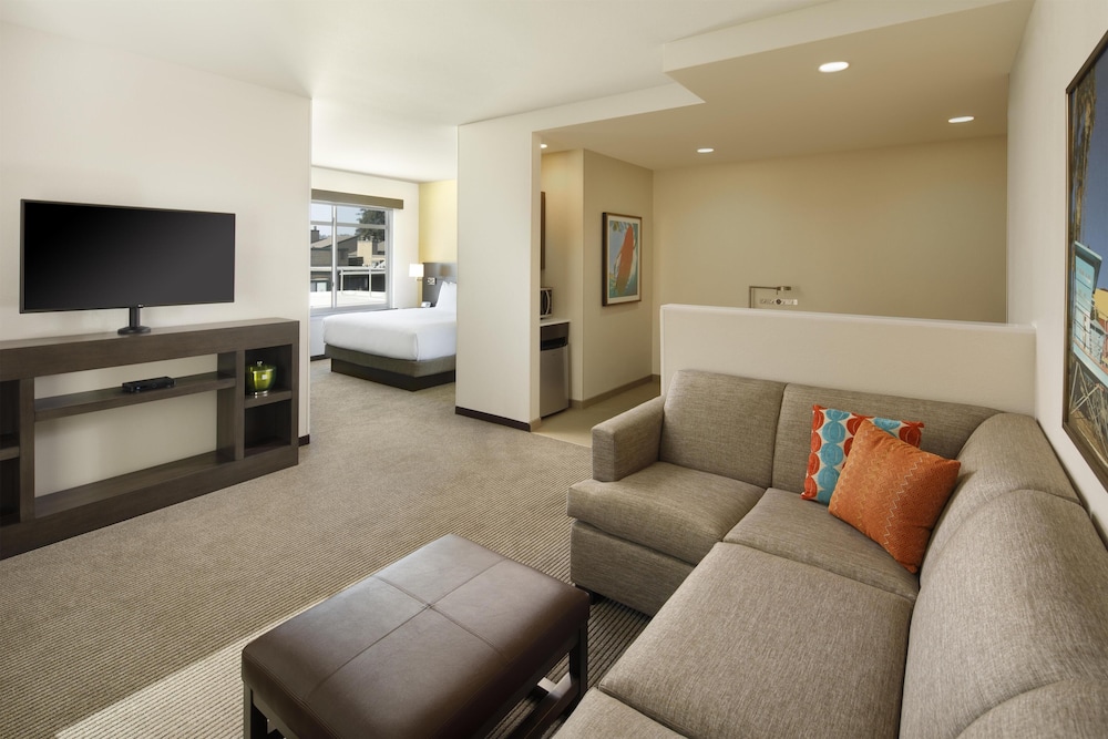 Hyatt Place Santa Cruz 25/49