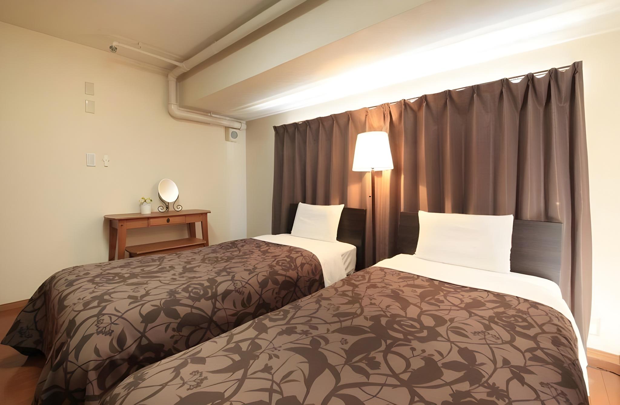Penthouse, Single Bed, Washing Machine