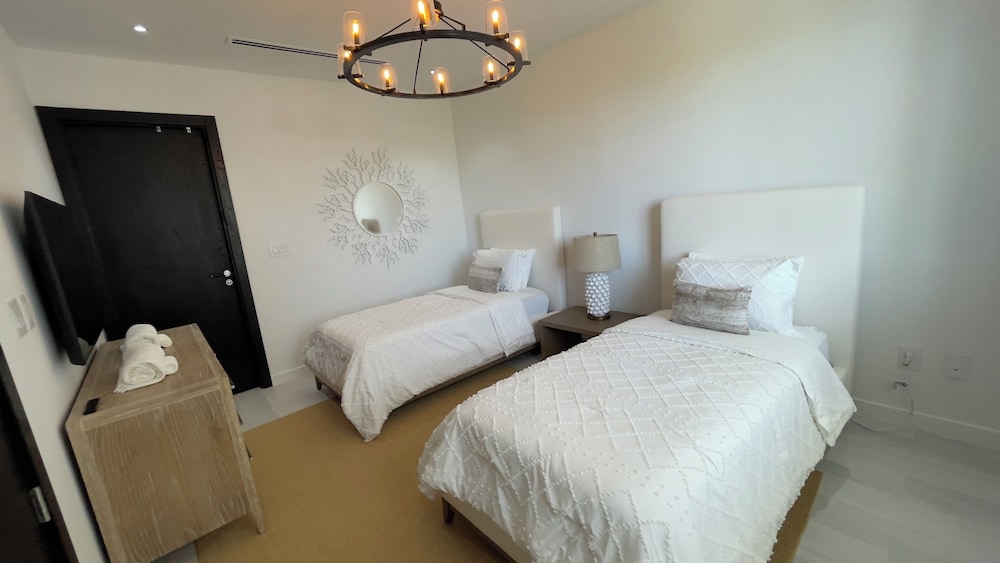 CONDO, LUXURY, MARINA VIEW