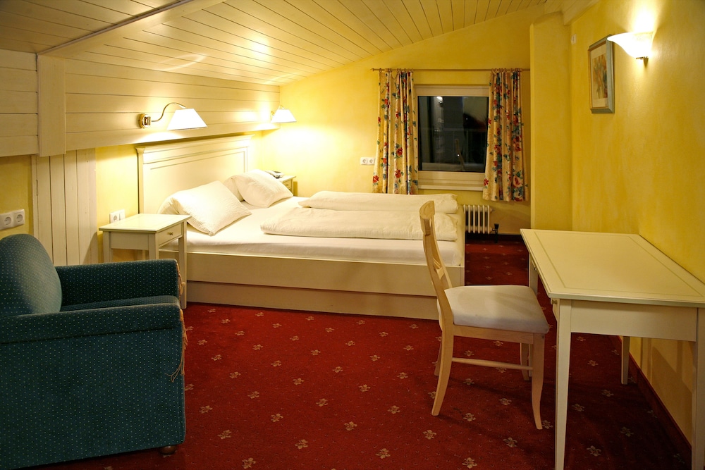 Hotel Schneeberger 32/75