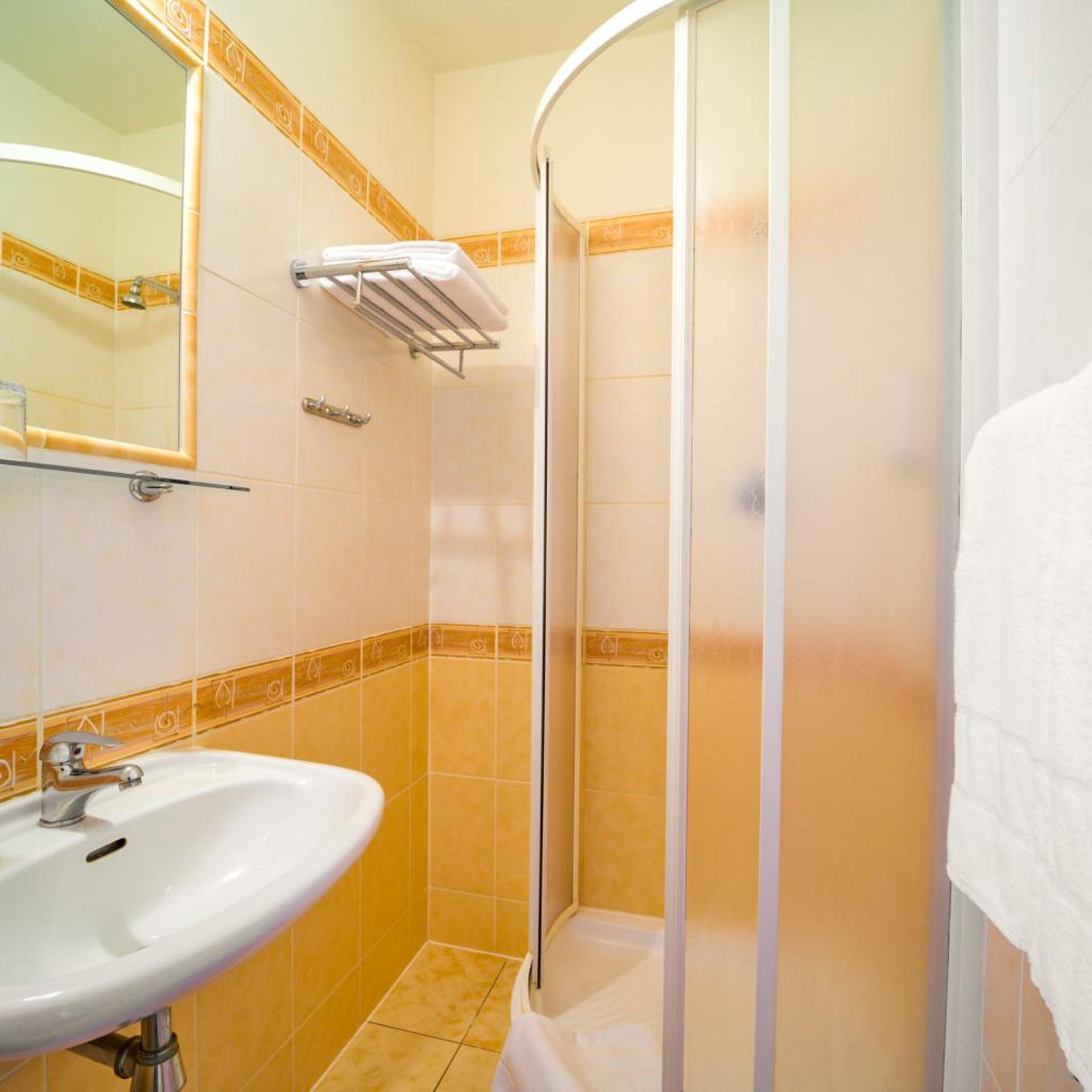 غرفة صغيرة، Hotel Uno Prague 2/2