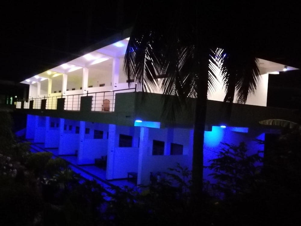 Sea Zone Hotel Nilaveli 4/49