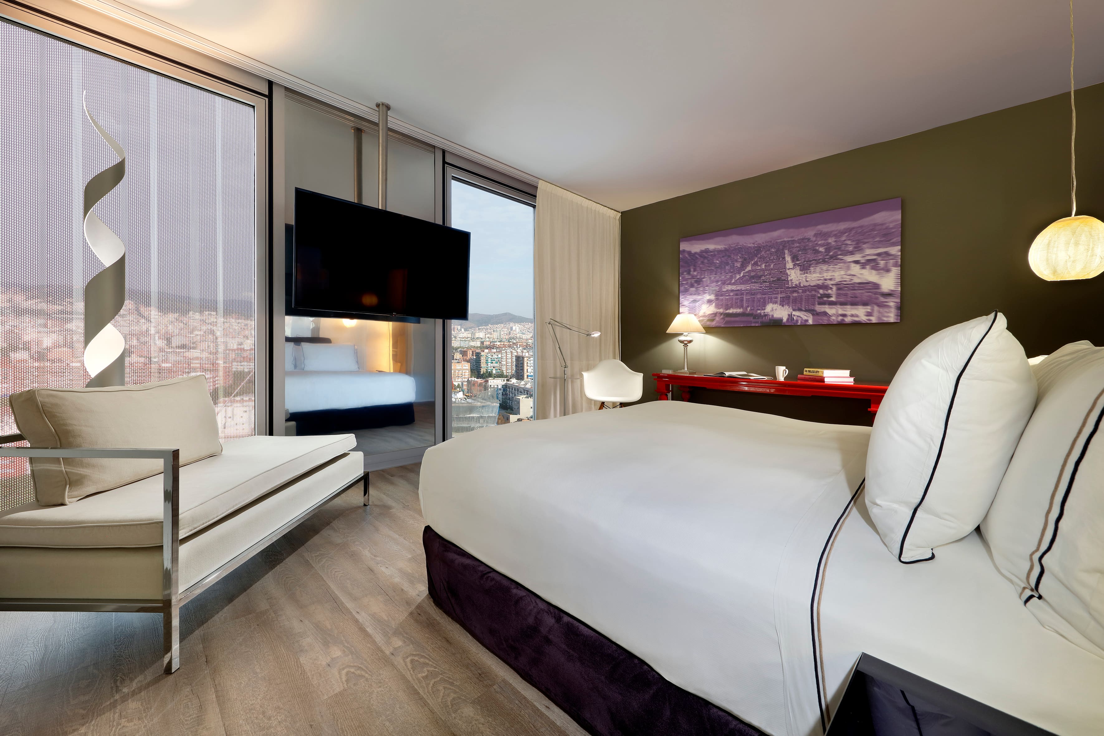The Level, Family, Twin Beds, City View