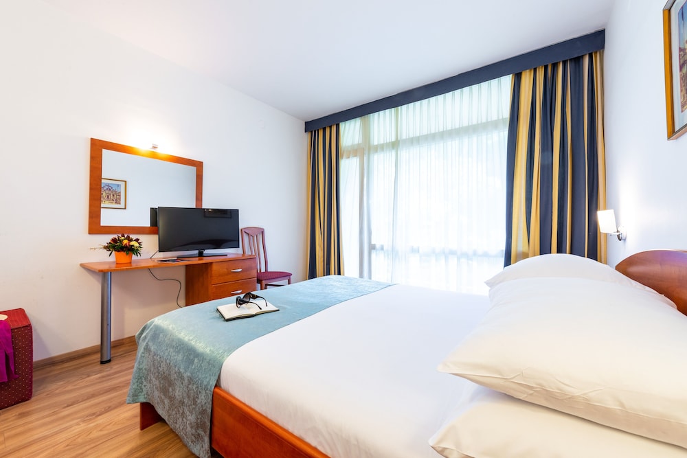 Hotel Vis 17/61