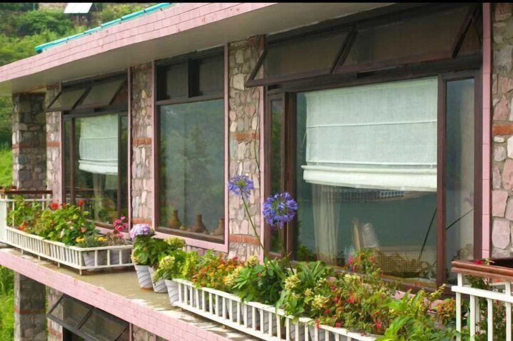 FISHERMENS LODGE 2/32