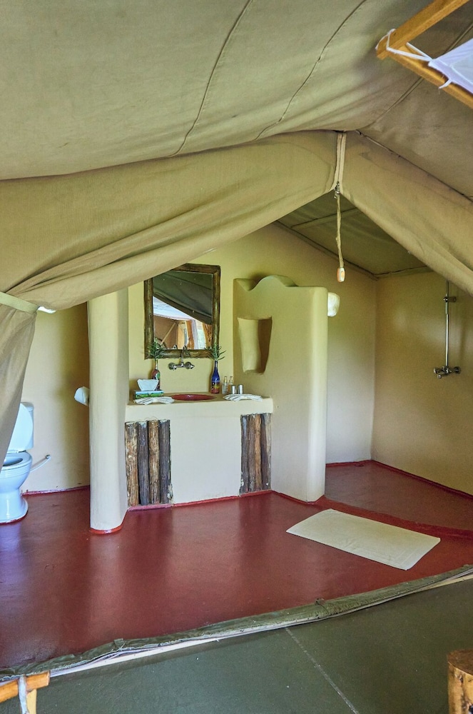 IKOMA TENTED CAMP 7/50