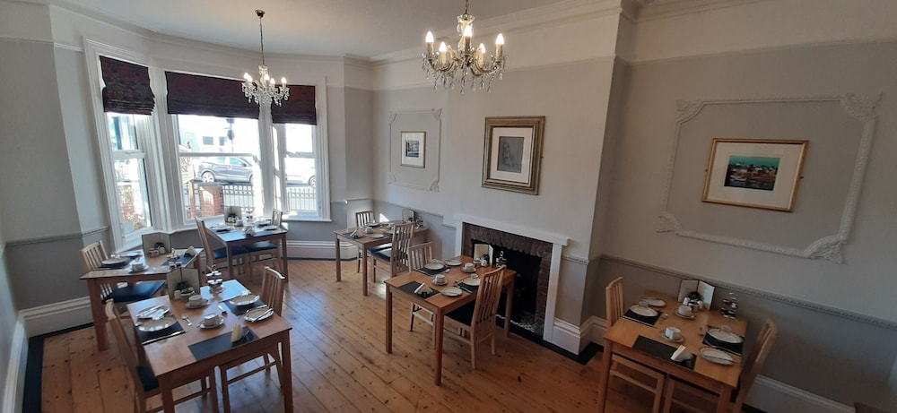 Brooke House 33/44