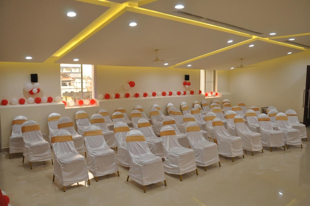 Hotel South Regency 29/34