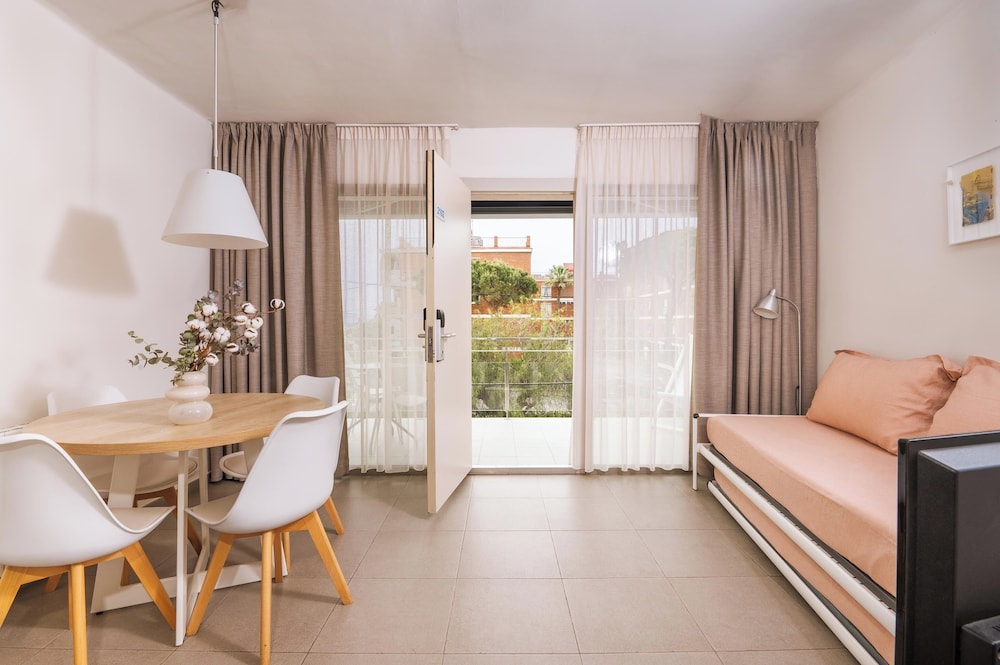 Castellmar Apartments 36/57
