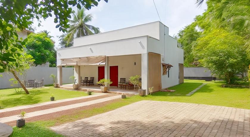 Avita Holiday Home 17/18