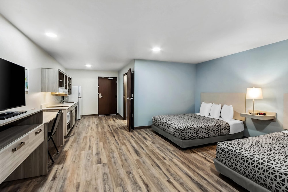 WoodSpring Suites Sumter near Shaw AFB 36/60