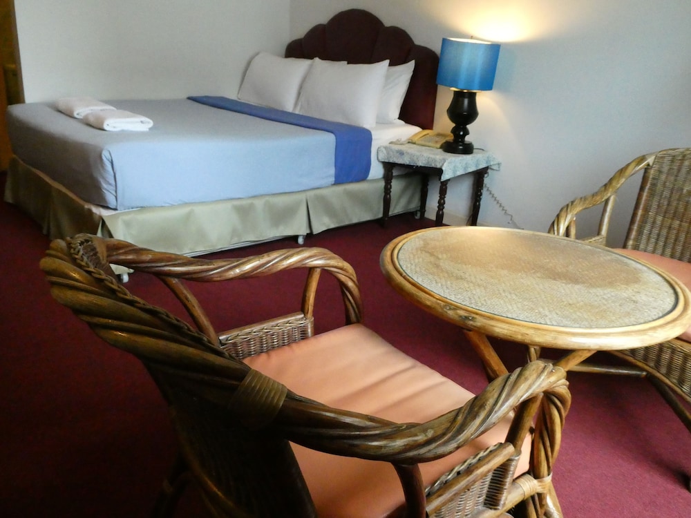 Mango Lagoon Place 25/50