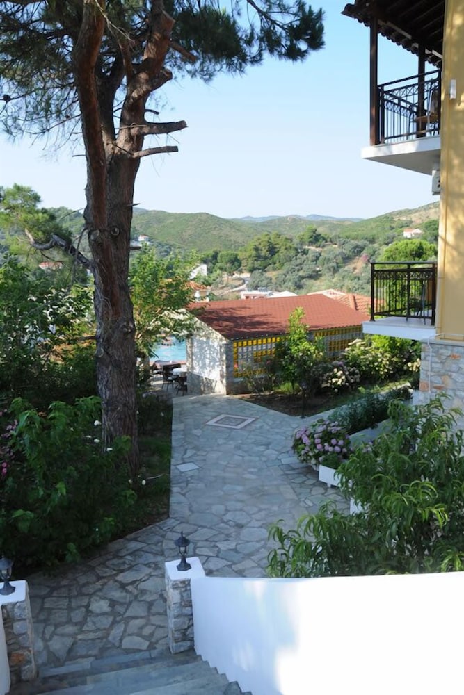 SKIATHOS ISLAND SUITES 45/50