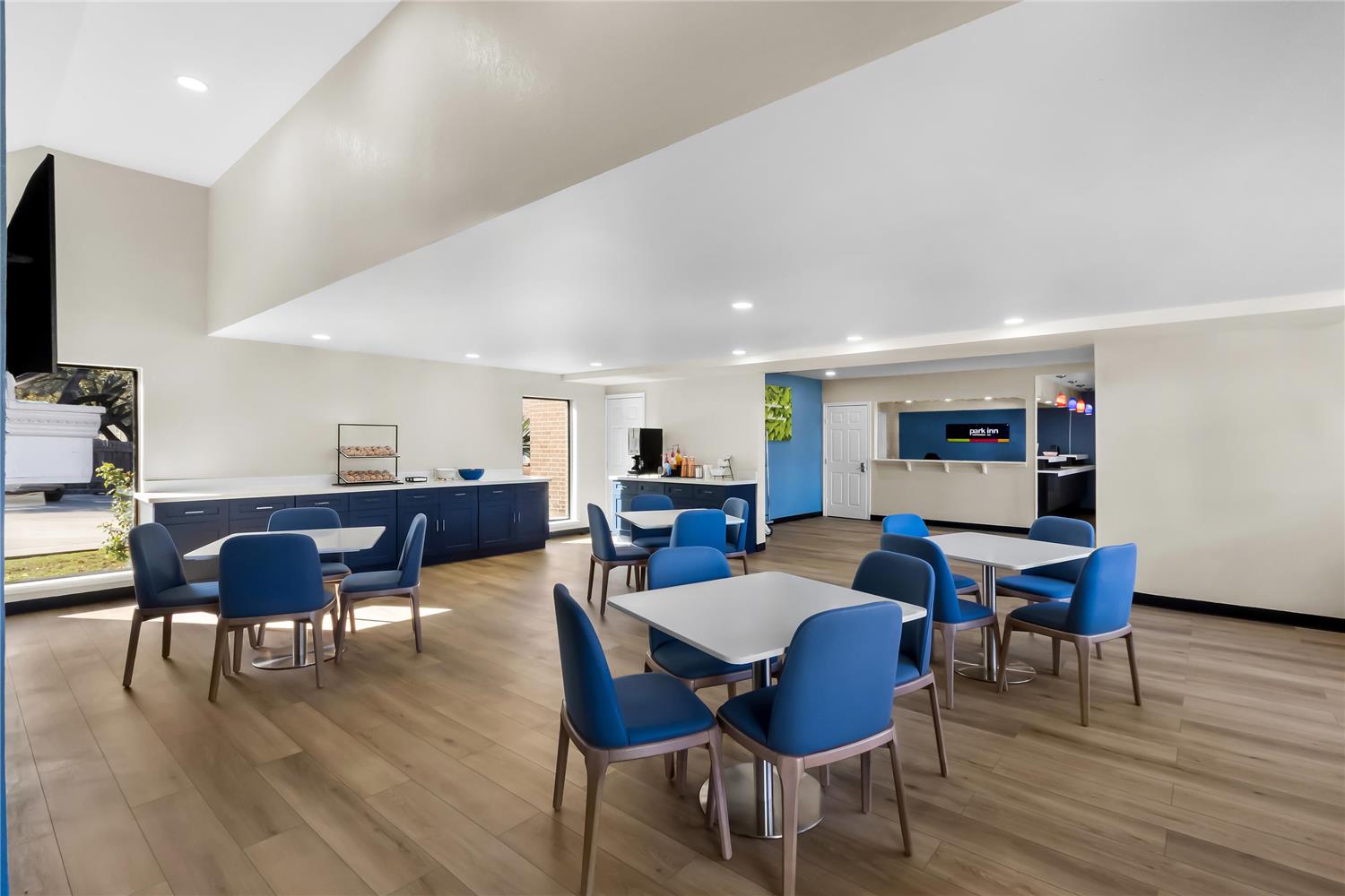 restaurant cafeteria