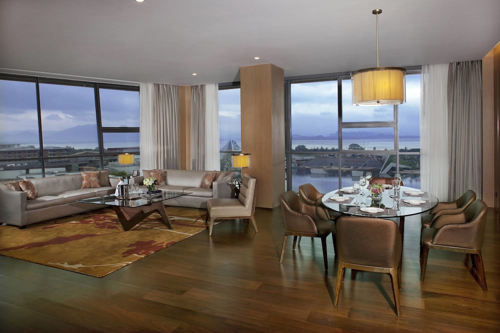 The Oct Harbour Shenzhen Marriott Executive Apartments 30/38