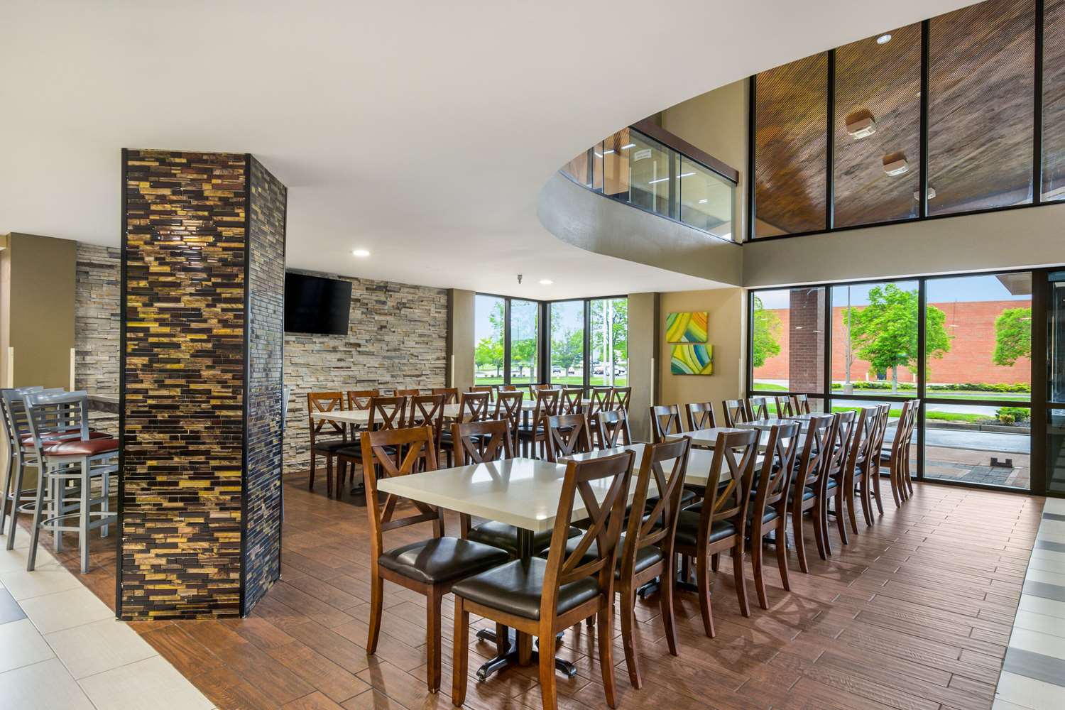 Quality Inn and Suites Florence Cincinnati South 33/48