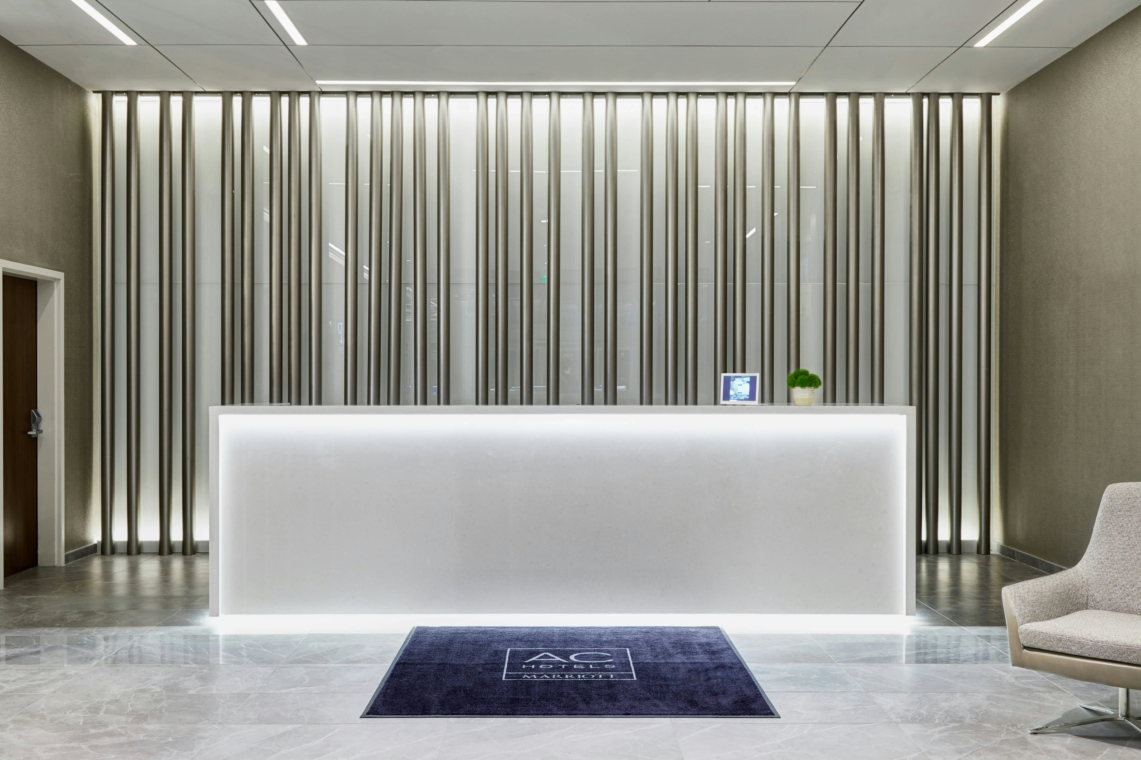 Lobby at AC HOTEL RALEIGH NORTH HILLS, RALEIGH - NC