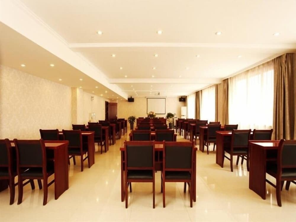 GREENTREE INN HEFEI SWAN LAKE WANDA SQUARE EXPRESS HOTEL 49/58